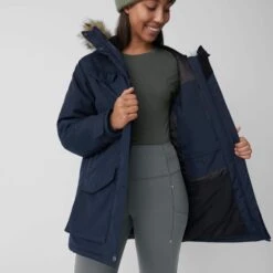 FJÄLLRÄVEN NUUK PARKA W Damen - Winterjacke -Globetrotter Kleidung Geschaft 5638013394 v nuuk parka w fjaellraeven 24